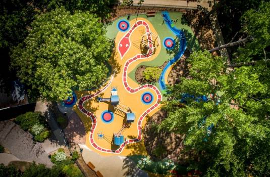 L'aire de jeux du parc Manchez est fin prête à accueillir vos enfants !